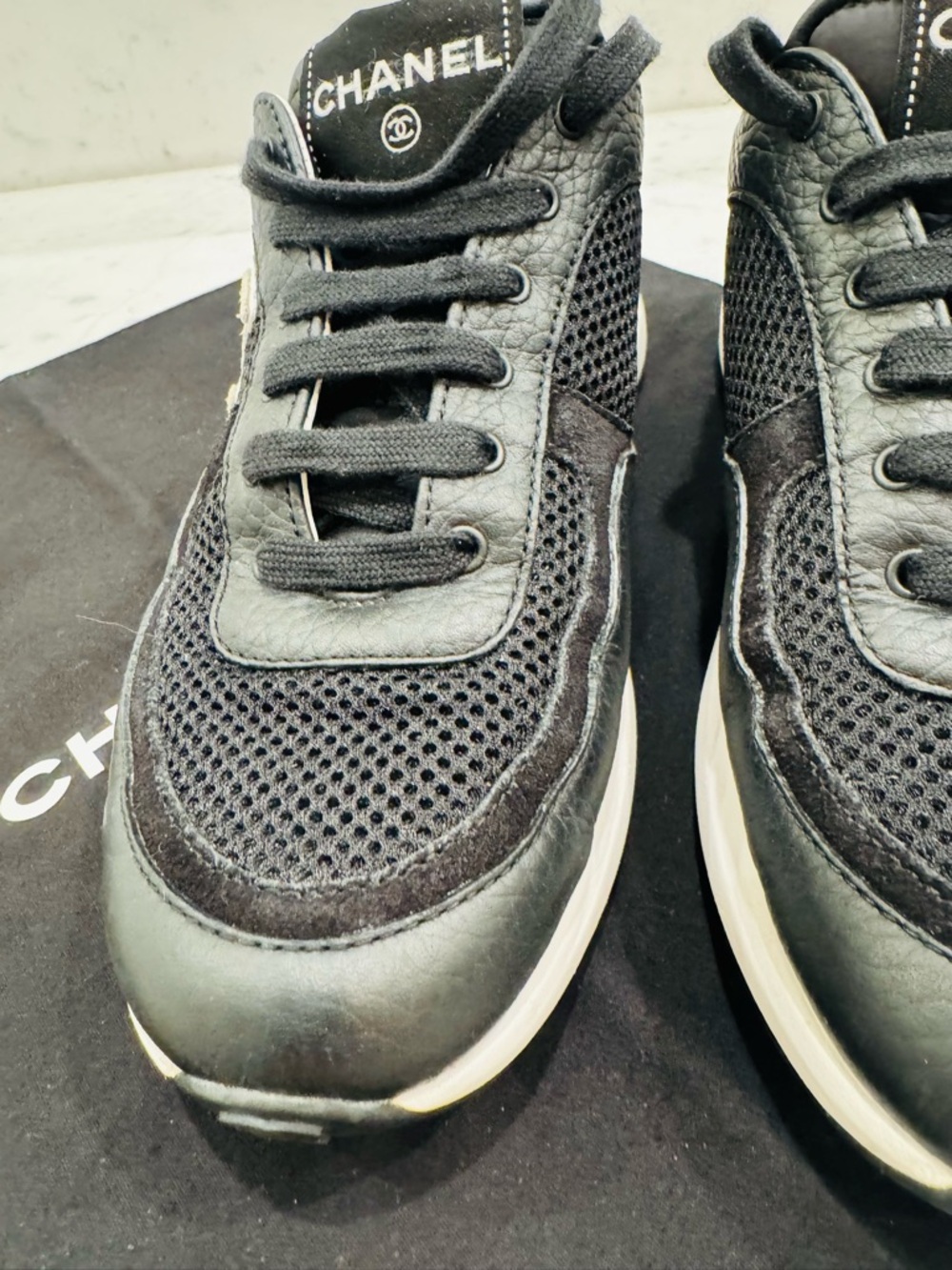 Chanel CC Logo Sneakers Black & White Leather Mesh Trainers Size 37.5 / US 7.5 - Picture 5 of 15